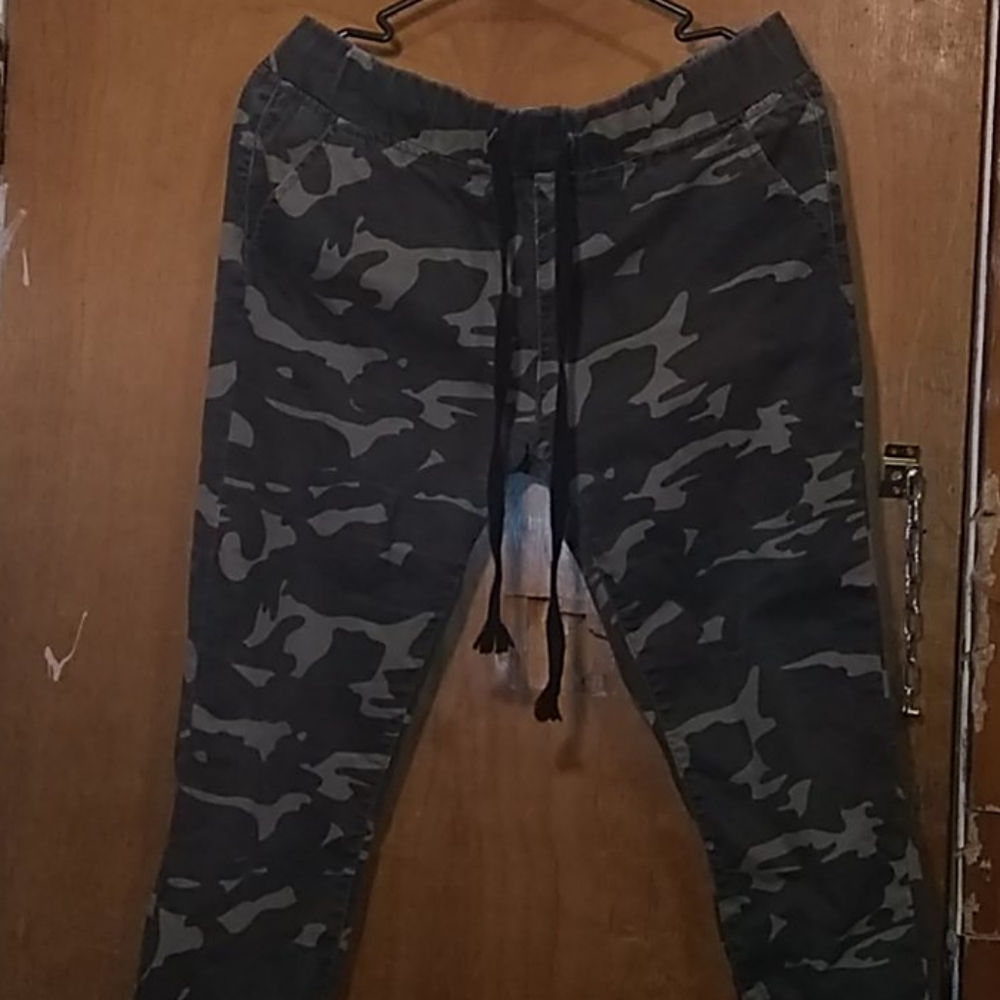 Camo pants